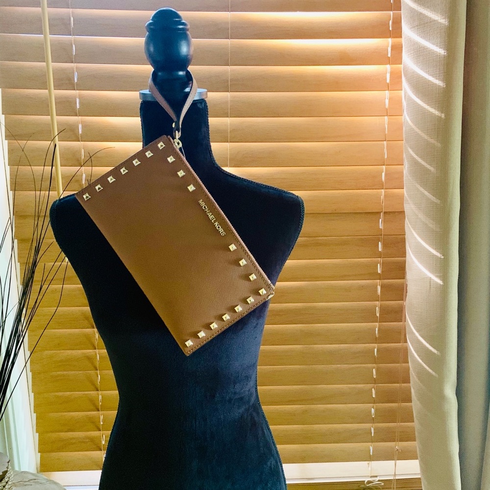 Michael Kors Wristlet Carmel Color